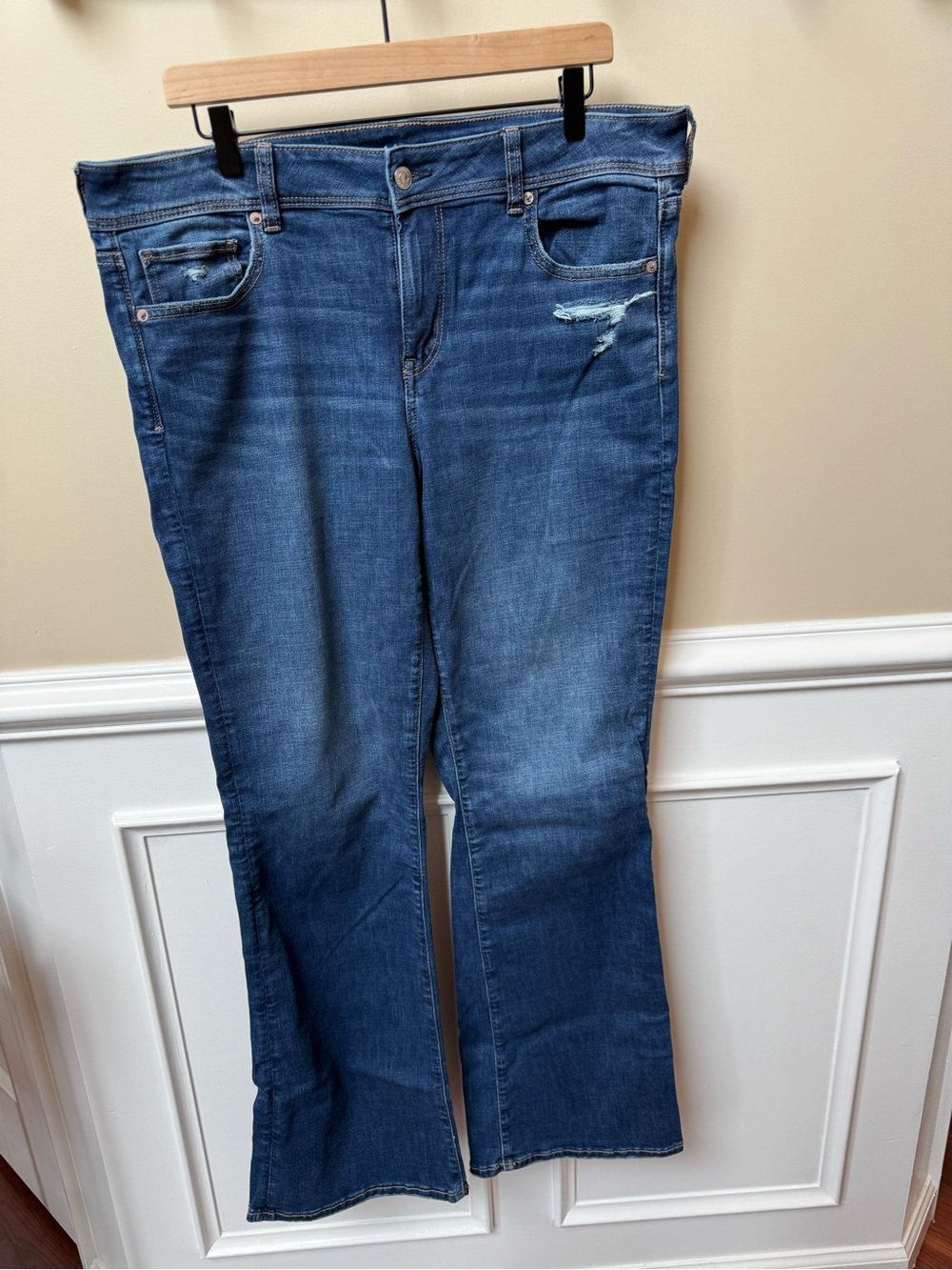 American Eagle Outfitters Medium Blue Kick Boot Jeans